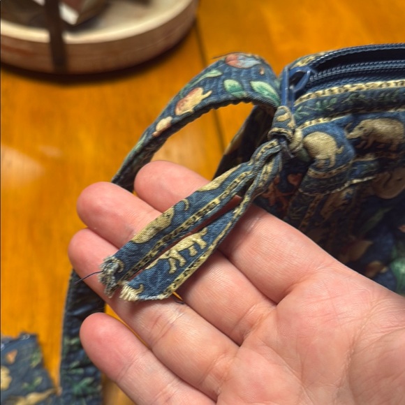 Vera Bradley animal kingdom retired print
Shoulder bag with matching coin purse - Picture 7 of 7